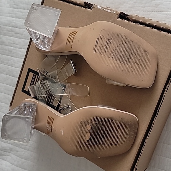 Steve Madden - HUNDRED CLEAR BLOCK HEEL SANDAL - Picture 5 of 8